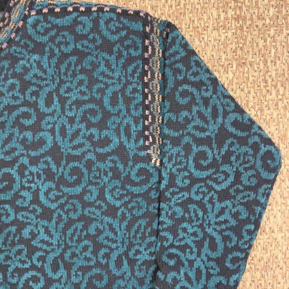 Vintage Icelandic Design Lined Sweater with Frog Fasteners - Picture 5 of 15